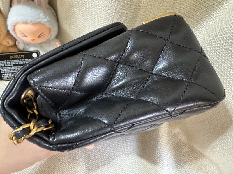 小巴黎二手名牌 Chanel mini coco 20cm 黑金 牛皮 宮廷款-21