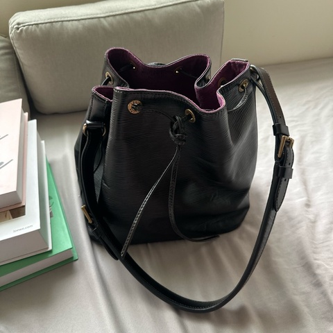 ✨1萬帶走✨LV路易威登 · 黑色紫內裡法式水波纹抽绳水桶