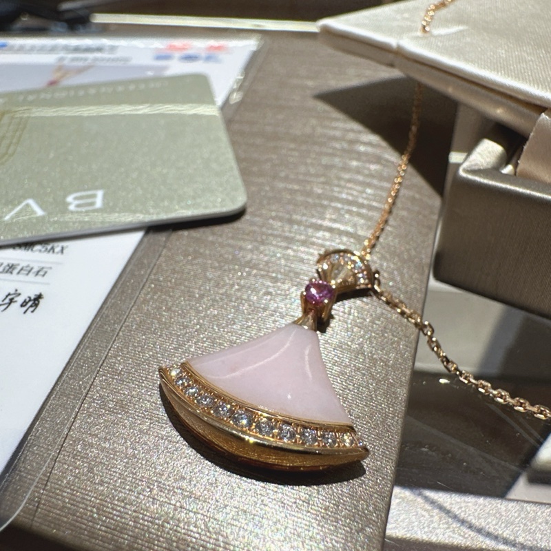 BVLGARI宝格丽经典DIVAS DREAM系列粉色蛋白石扇子镶钻项链-2