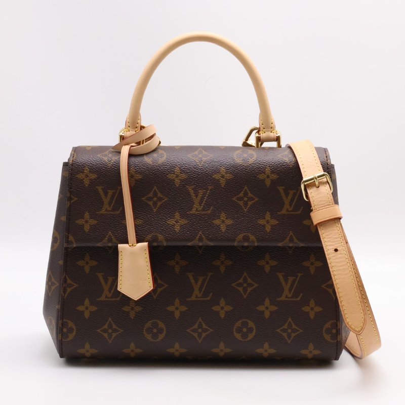 LOUIS VUITTON Cluny BB-0