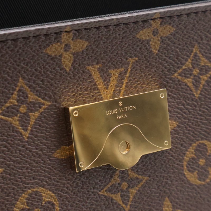 LOUIS VUITTON Cluny BB-3