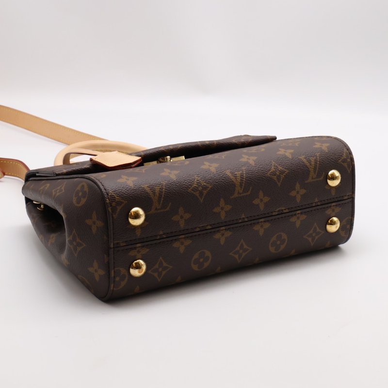 LOUIS VUITTON Cluny BB-6