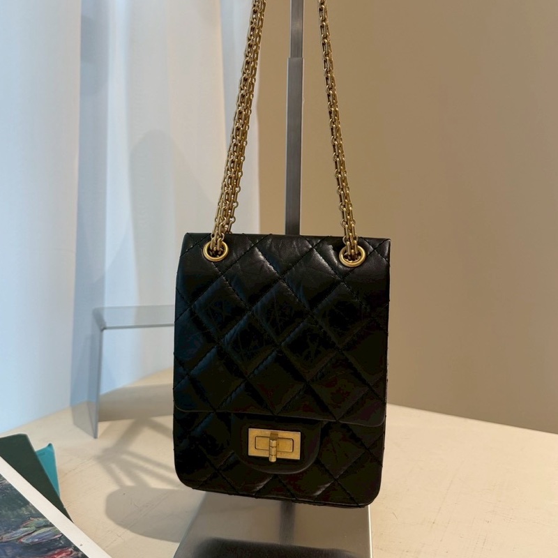 CHANEL 黑金2.55 mini豎版口蓋包-0