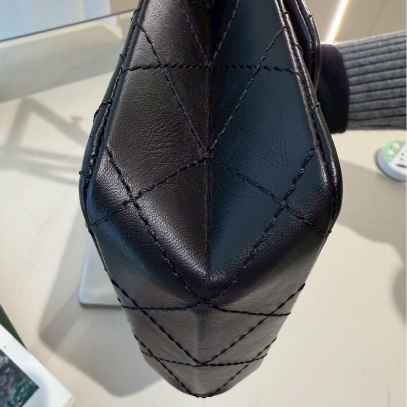 CHANEL 黑金2.55 mini豎版口蓋包-6