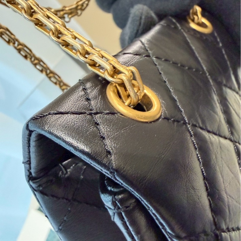 CHANEL 黑金2.55 mini豎版口蓋包-8