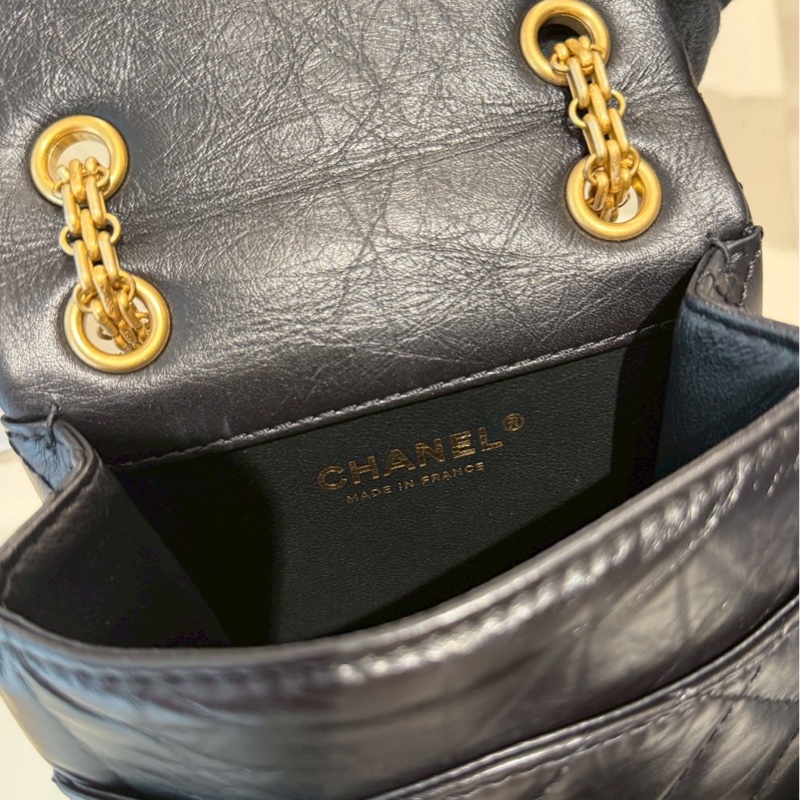 CHANEL 黑金2.55 mini豎版口蓋包-15