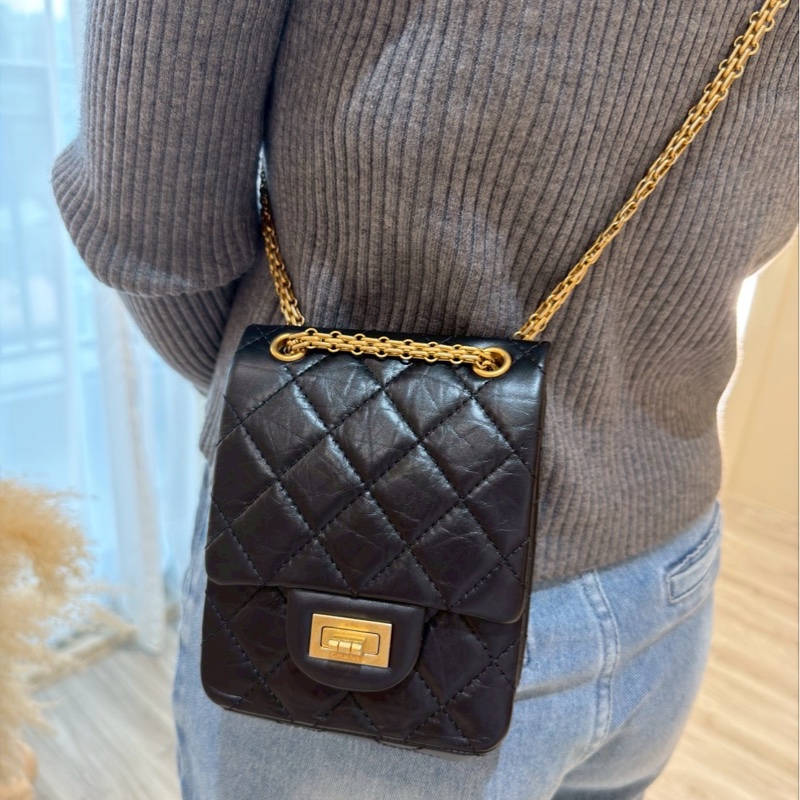 CHANEL 黑金2.55 mini豎版口蓋包-20