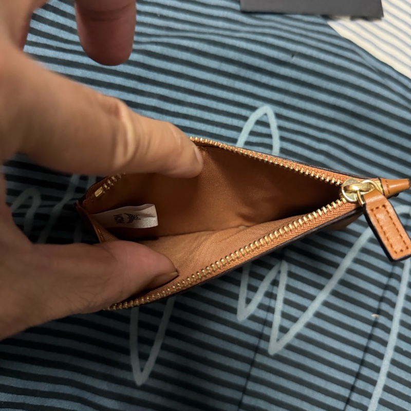 MCM 皮革附掛繩卡片夾-3