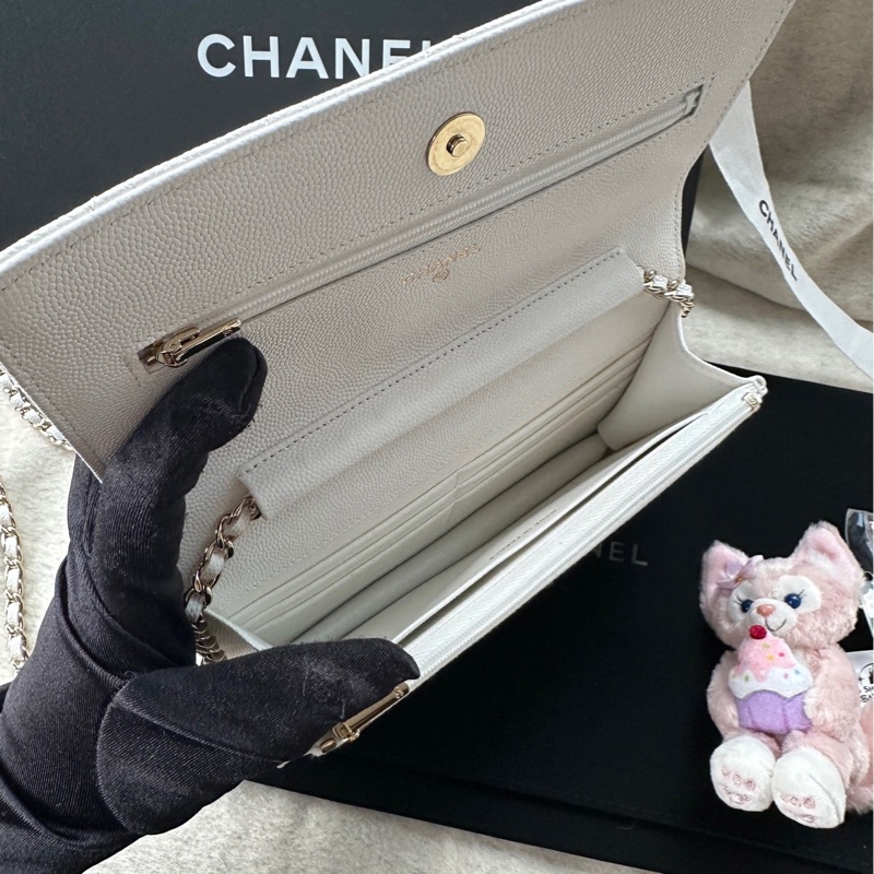 【配件：防塵袋 💕】Chanel 24S 浮雕扣 woc 白金 白色 金扣 荔枝牛皮 手提 單肩 斜挎-6