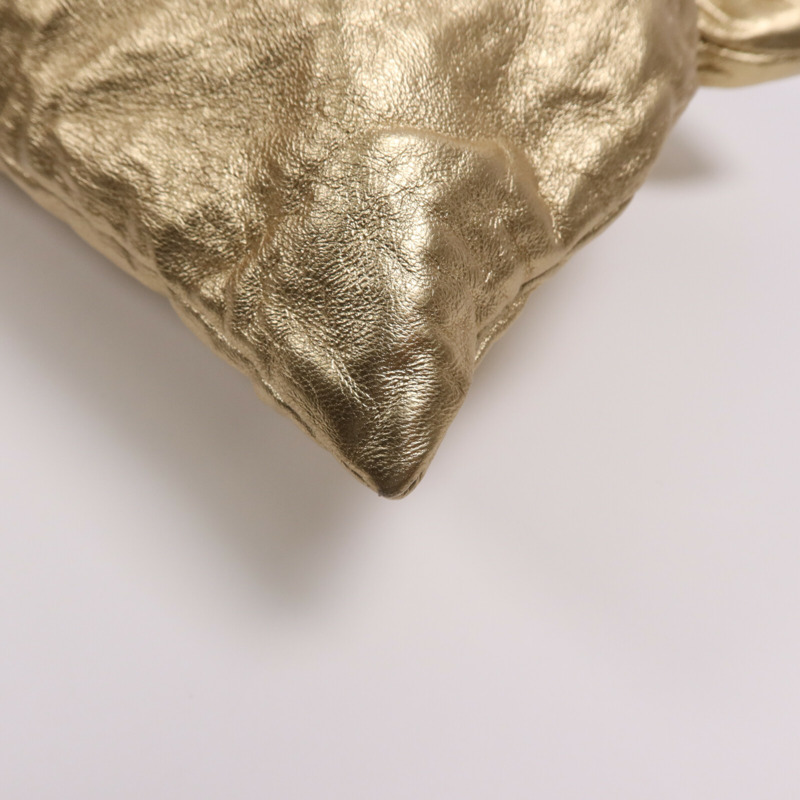 PRADA 牛皮皮革Pouch金扣手拿包-6