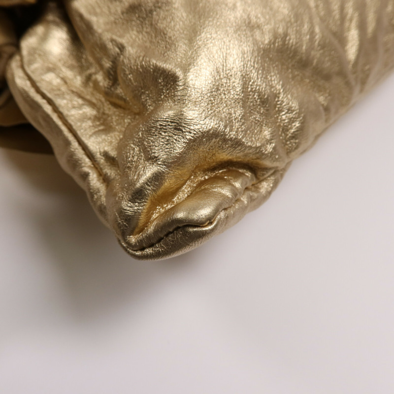 PRADA 牛皮皮革Pouch金扣手拿包-7