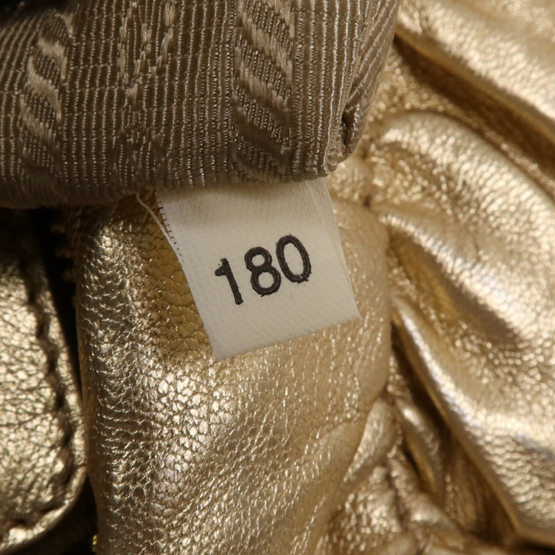 PRADA 牛皮皮革Pouch金扣手拿包-13