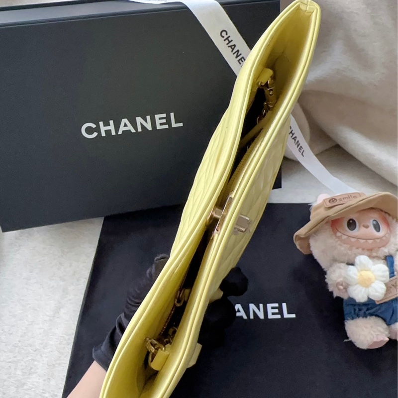 【配件：盒子 防塵袋 💕】Chanel 25P 31bag mini 黃色 淡黃色 淺黃色 小雞黃 羊皮 油蠟皮 金扣 肩帶可拆卸 手提 單肩 斜挎-3