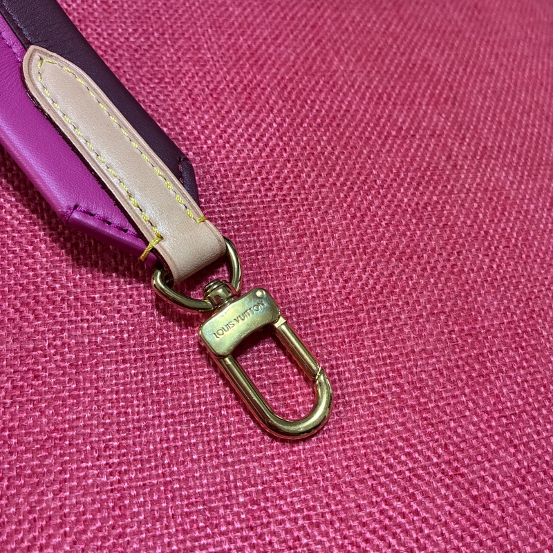 LV 桃紅拼色背帶95新-1