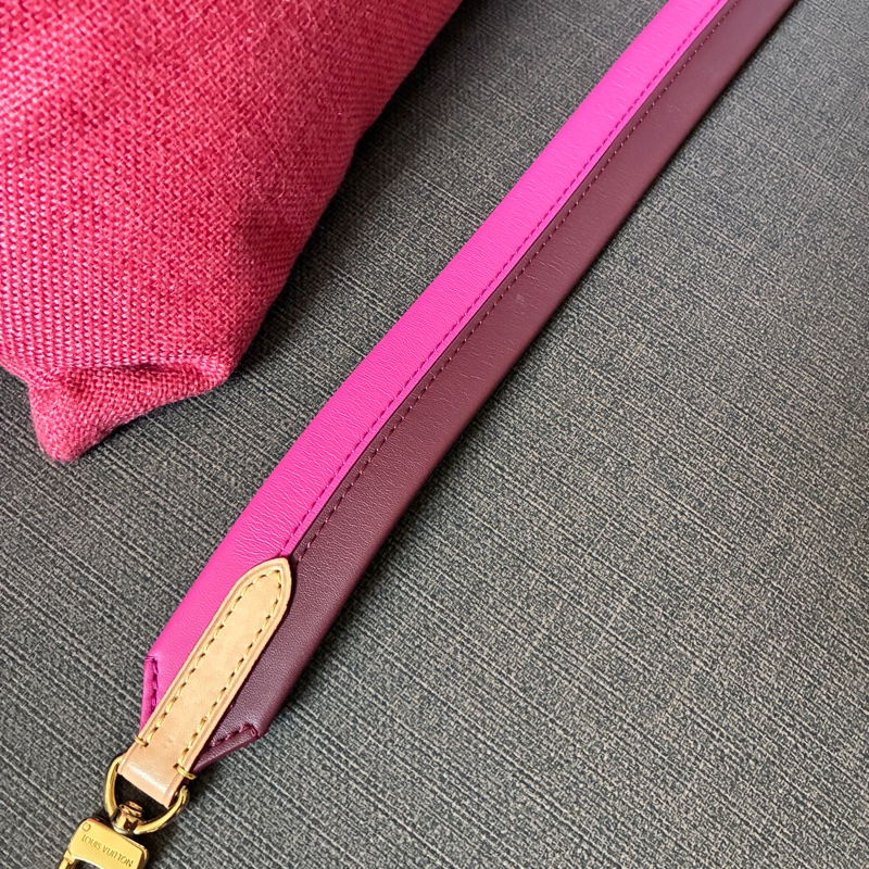 LV 桃紅拼色背帶95新-5