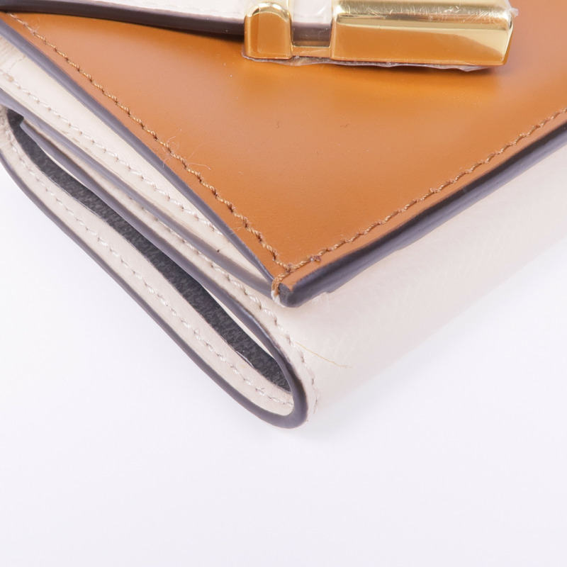 FENDI 牛皮皮革Tri-Fold Wallet金扣錢包-7