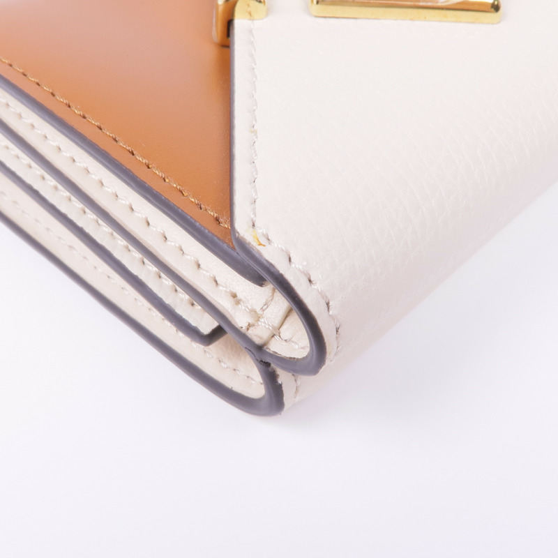 FENDI 牛皮皮革Tri-Fold Wallet金扣錢包-8