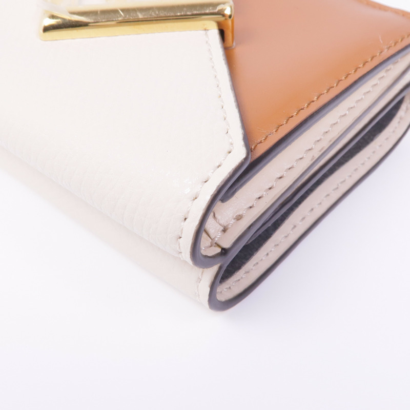 FENDI 牛皮皮革Tri-Fold Wallet金扣錢包-9
