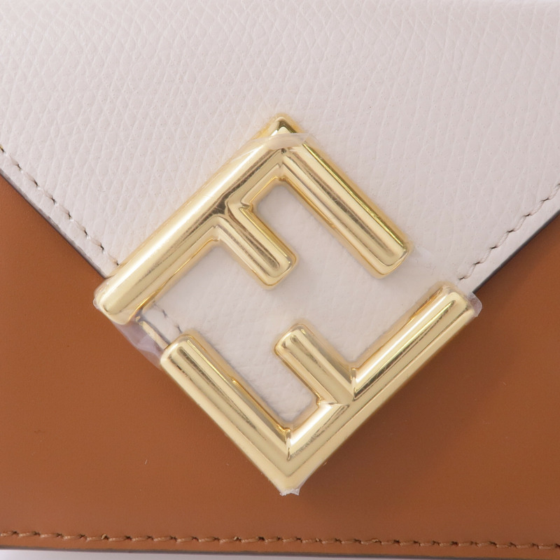 FENDI 牛皮皮革Tri-Fold Wallet金扣錢包-10