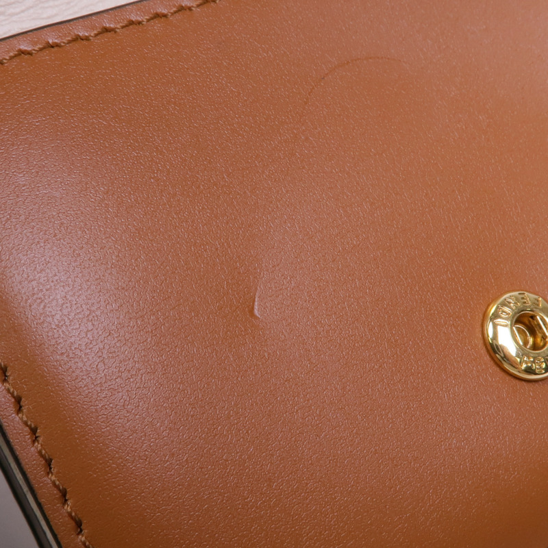 FENDI 牛皮皮革Tri-Fold Wallet金扣錢包-15