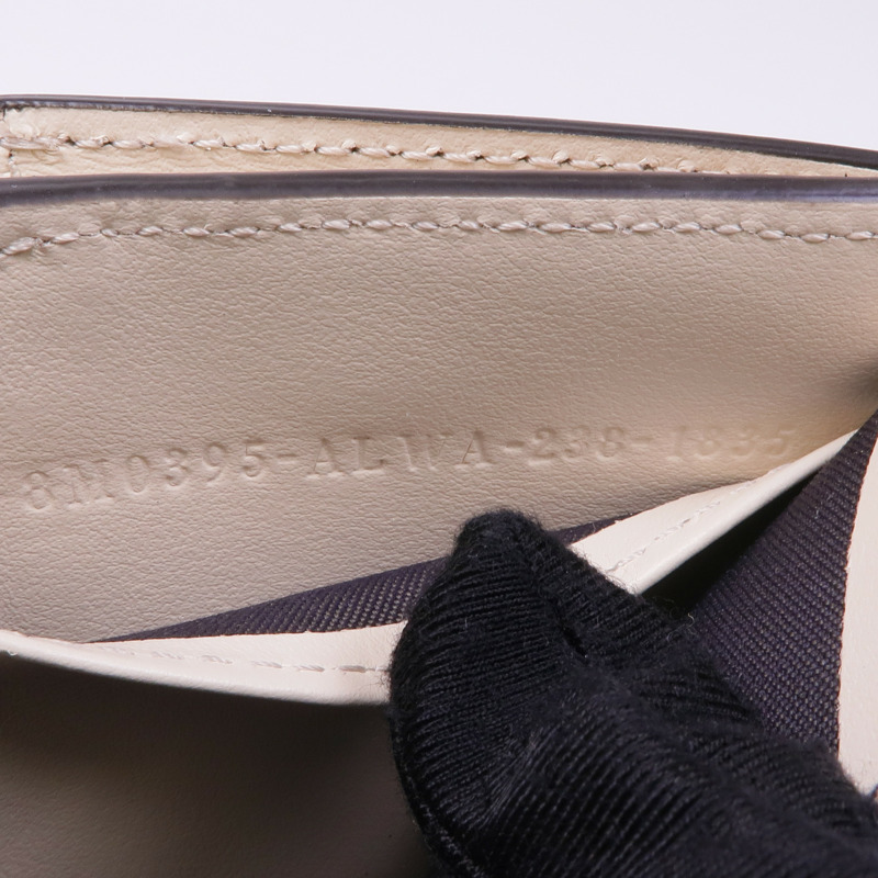 FENDI 牛皮皮革Tri-Fold Wallet金扣錢包-16