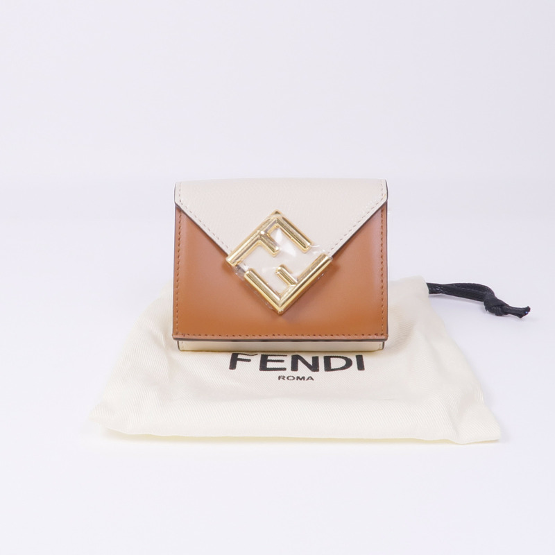 FENDI 牛皮皮革Tri-Fold Wallet金扣錢包-17