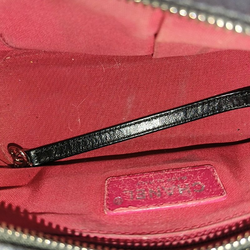 CHANEL GABRIELLE小號黑色牛皮菱格紋絎縫流浪包斜挎包單肩包金色銀色釕色五金28開可拆卸肩帶-15