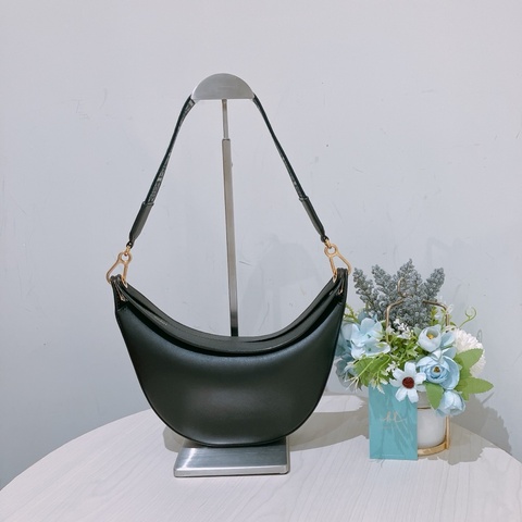 TK1864 Loewe 羅意威黑色月牙單肩包Luna Shoulder Bag Black X GHW