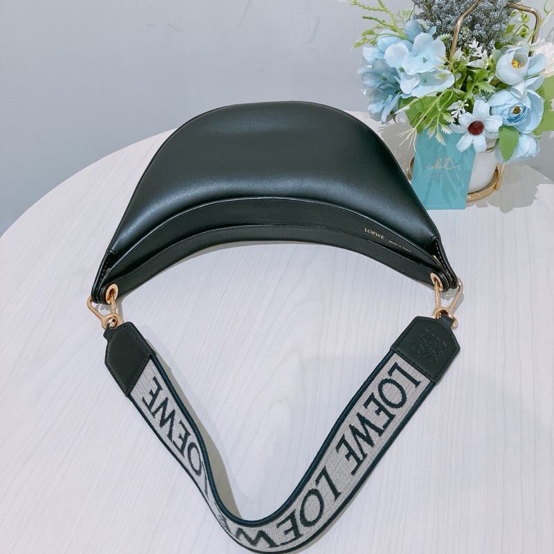 TK1864 Loewe 羅意威黑色月牙單肩包Luna Shoulder Bag Black X GHW-2
