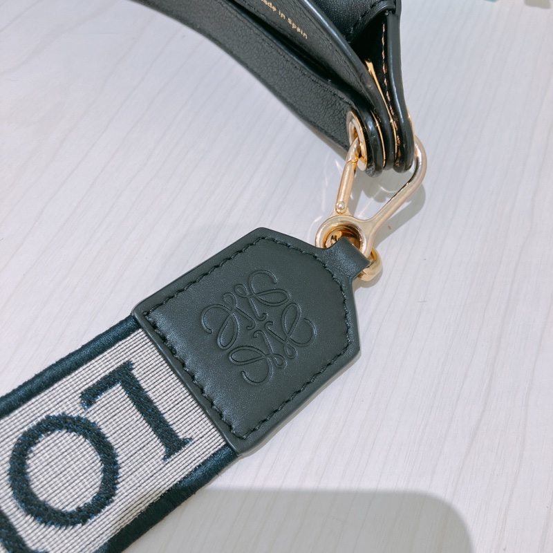 TK1864 Loewe 羅意威黑色月牙單肩包Luna Shoulder Bag Black X GHW-3