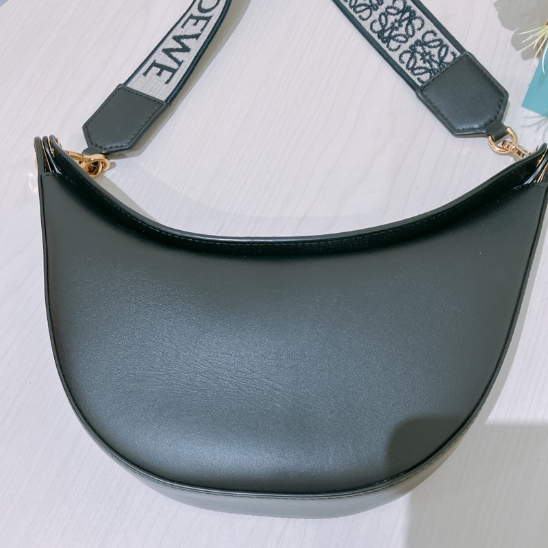 TK1864 Loewe 羅意威黑色月牙單肩包Luna Shoulder Bag Black X GHW-7