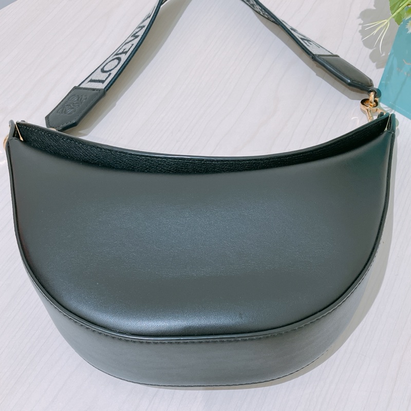 TK1864 Loewe 羅意威黑色月牙單肩包Luna Shoulder Bag Black X GHW-27