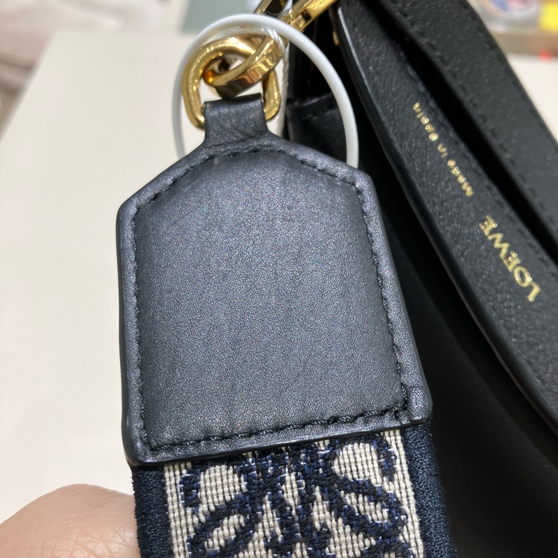 TK1864 Loewe 羅意威黑色月牙單肩包Luna Shoulder Bag Black X GHW-44