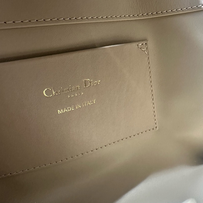 DIOR迪奥 Toujours 竖版超大藤格纹 菜篮子包单肩斜挎包 牛皮革 手提包 小号-7