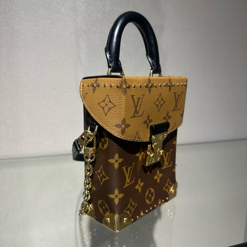 LOUIS VUITTON CAMERA BOX 老花满印锁扣开合链条 盒子包手机包手提单肩斜挎包-1