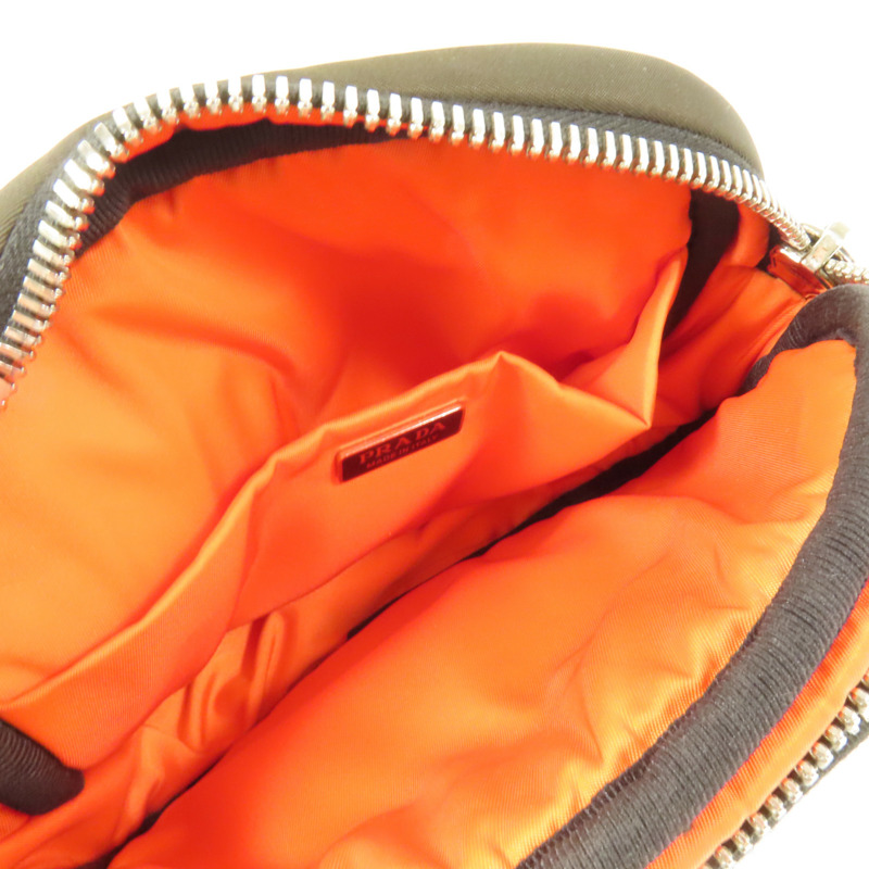 PRADA 尼龍Pouch銀扣手拿包-9