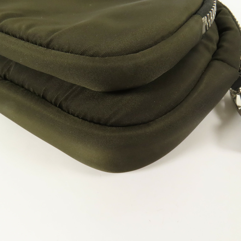 PRADA 尼龍Pouch銀扣手拿包-15