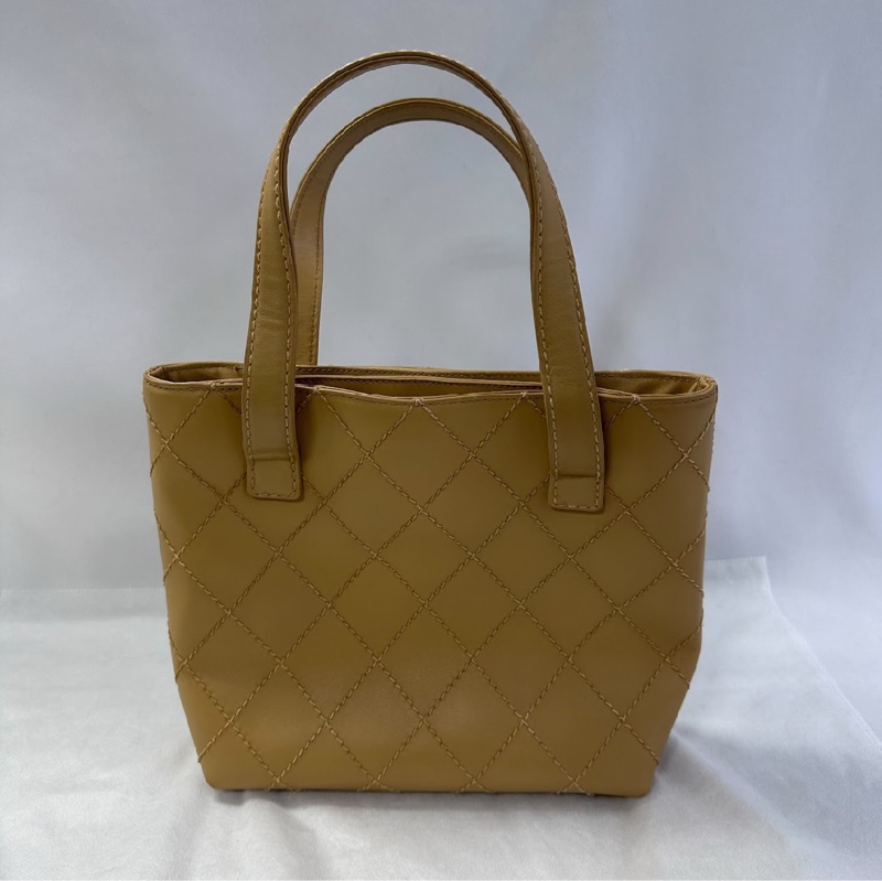 ✨98新香奈兒✨Chanel奶茶色金外縫線薇薇安手提包-9