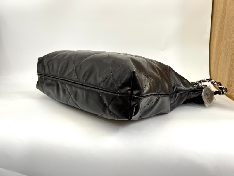 Chanel 摩卡色牛皮霧銀釦22小號肩背包-12