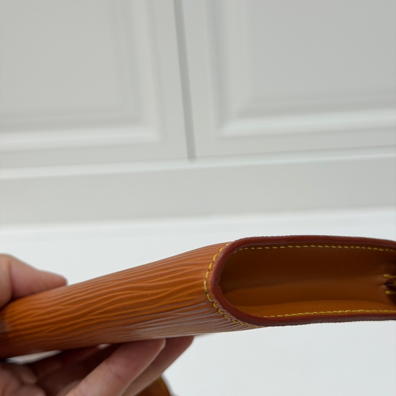 LV 路易威登 EPI 南瓜 水波紋 麻將包 腋下包 手提包 手挽包 手拿包-11