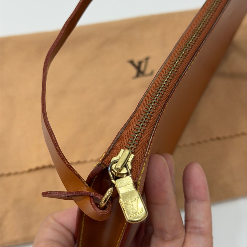 LV 路易威登 EPI 南瓜 水波紋 麻將包 腋下包 手提包 手挽包 手拿包-12