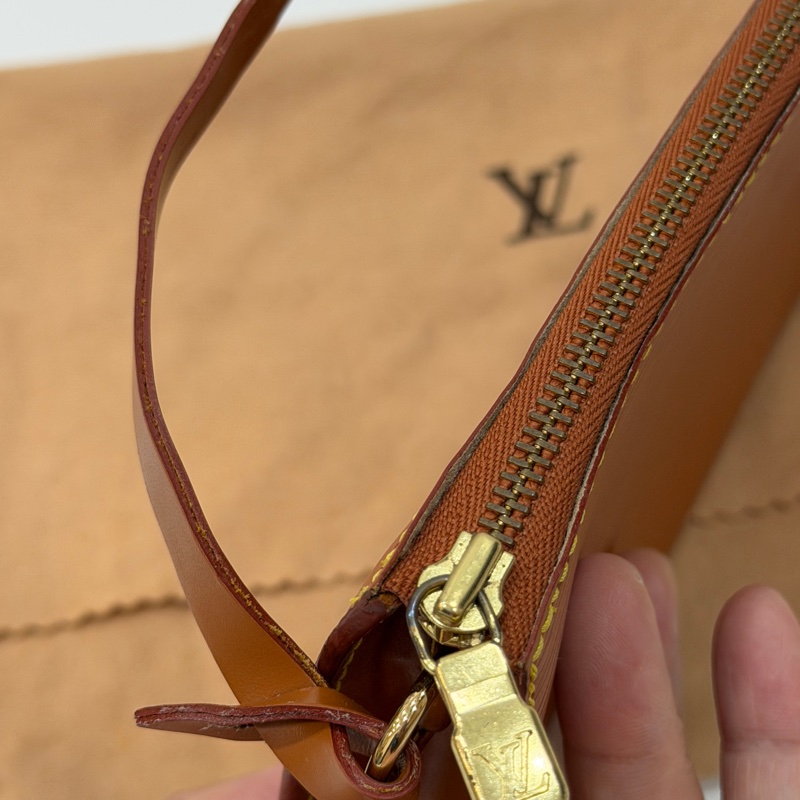 LV 路易威登 EPI 南瓜 水波紋 麻將包 腋下包 手提包 手挽包 手拿包-23