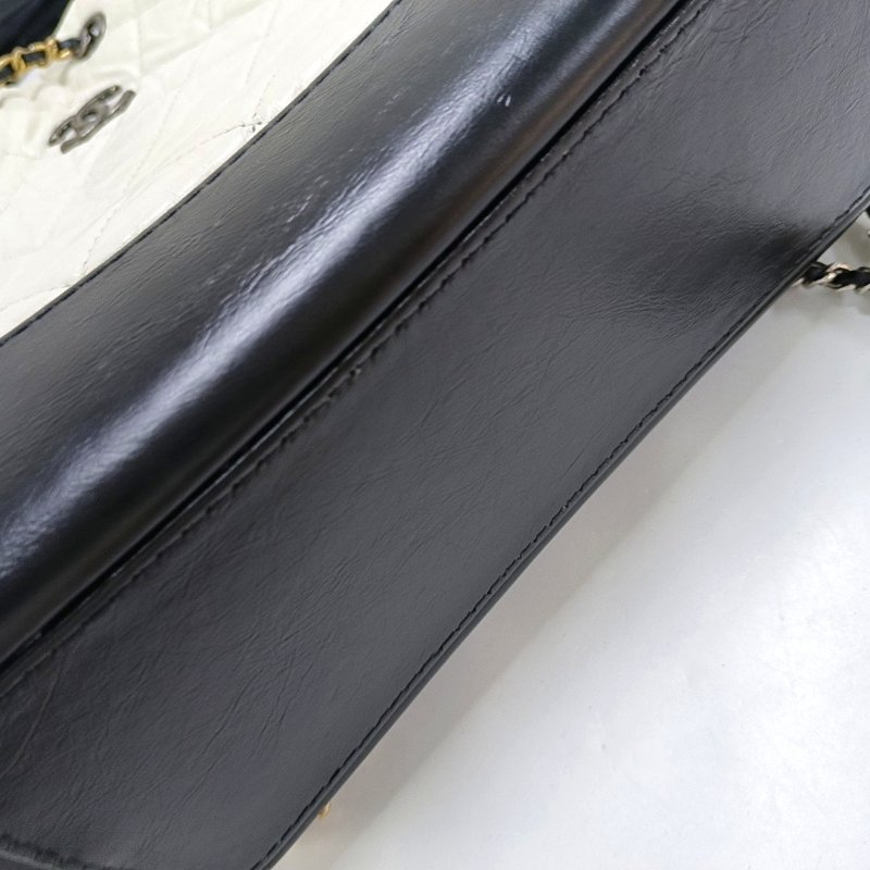 CHANEL GABRIELLE 大號 白色牛皮菱格紋流浪包雙肩包 金色銀色釕色五金 25開-10