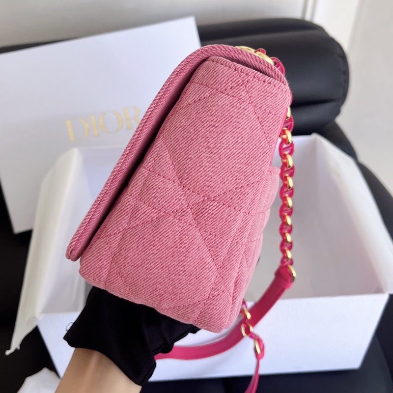 【全新品】限量款Dior迪奧Caro粉色單寧蒙田牛仔 CD琺瑯扣藤格紋斜挎包-3