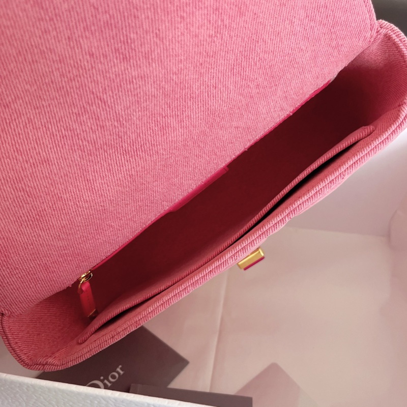 【全新品】限量款Dior迪奧Caro粉色單寧蒙田牛仔 CD琺瑯扣藤格紋斜挎包-10