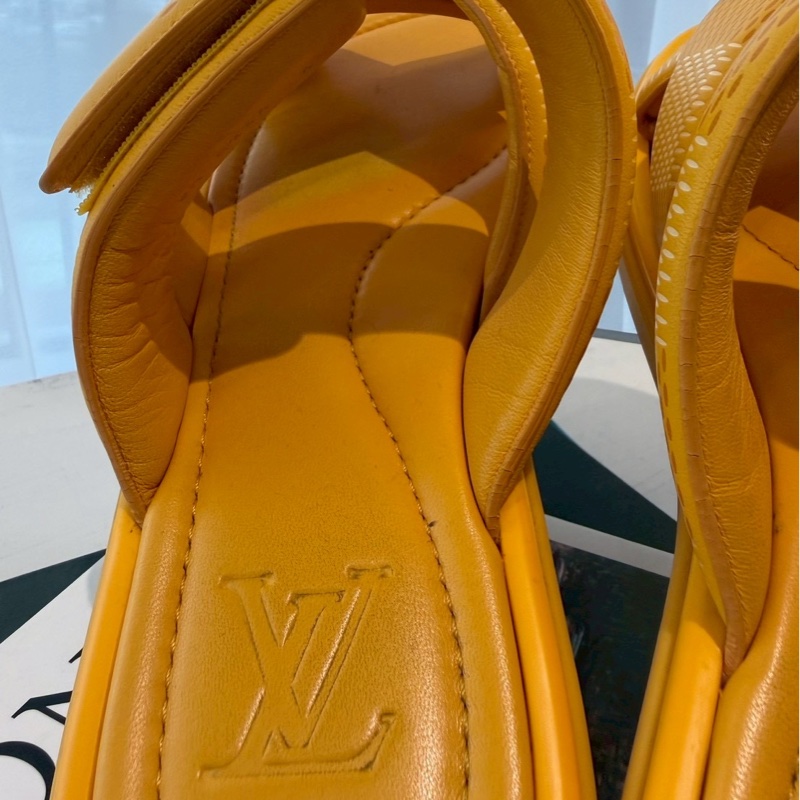 LV Venice黃色魔術貼交叉拖鞋-8