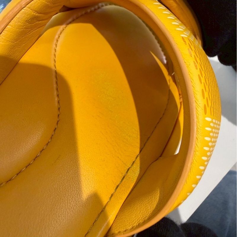 LV Venice黃色魔術貼交叉拖鞋-11