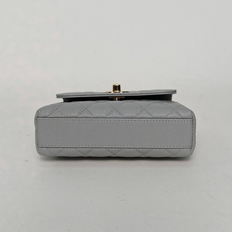 CHANEL CocoHandle15.5灰色荔枝牛皮鐳射標金扣肩背包-4