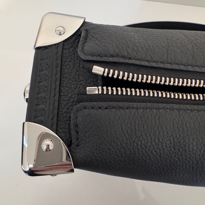 LOUIS VUITTON M25160/晶片 黑SIDE TRUCK MM (可小議)-13