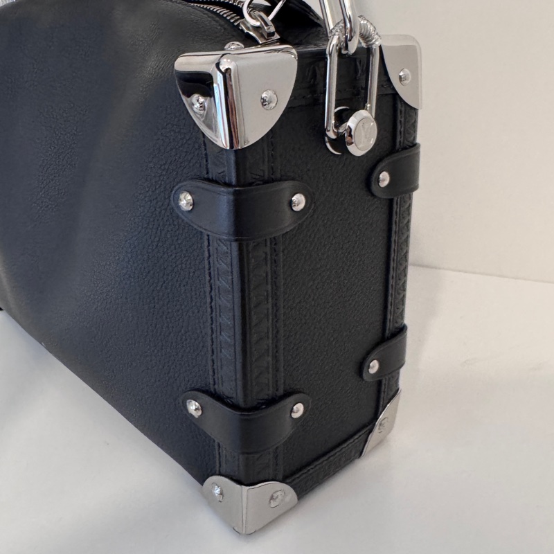 LOUIS VUITTON M25160/晶片 黑SIDE TRUCK MM (可小議)-23